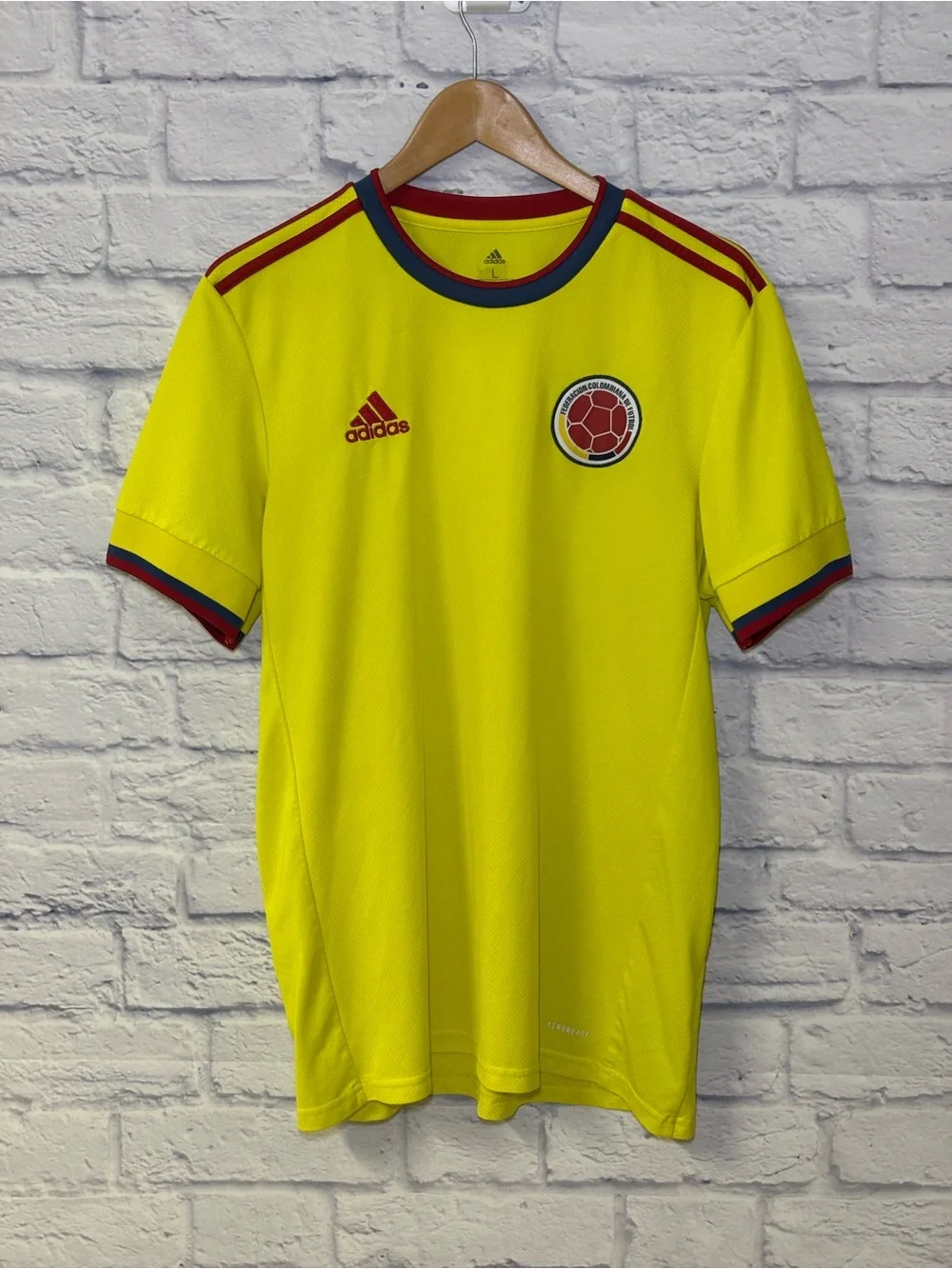 adidas 2020 Colombia Home Soccer Jersey, men's size L Soccer Shirt Athletic